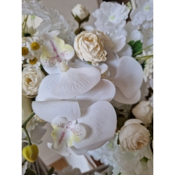 Wianek wiosenny na drzwi 